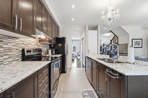 Photo 11 at 7 - 10060 Keele Street, Maple, Vaughan