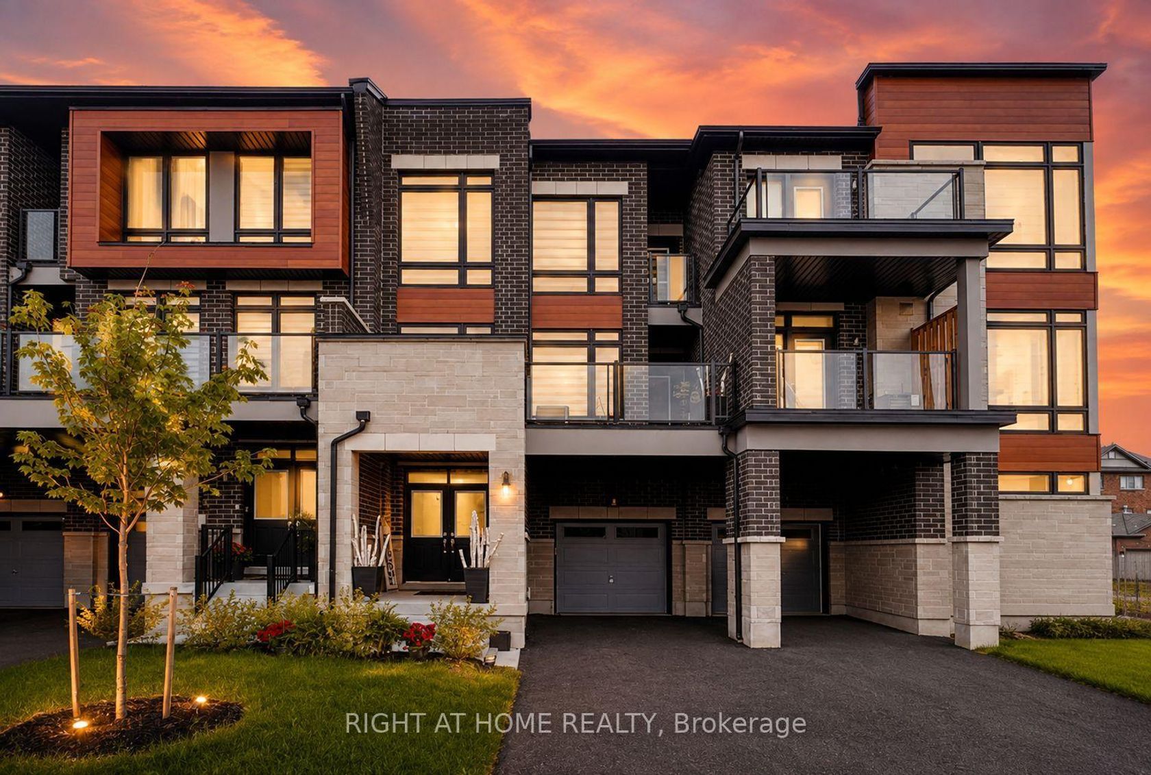 279 Moody Drive, Kleinburg, Vaughan photo number 2