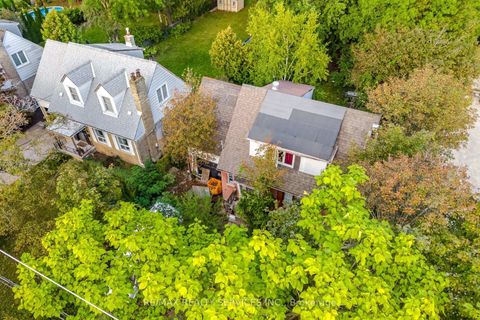 Photo 3 at 7 Ashbourne Drive, City Centre West, Toronto