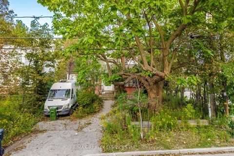 Photo 6 at 7 Ashbourne Drive, City Centre West, Toronto