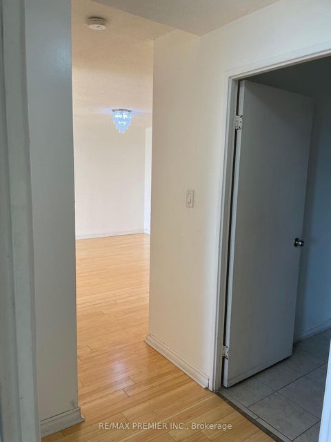 Photo 9 at 408 - 320 Dixon Road, The Westway, Toronto