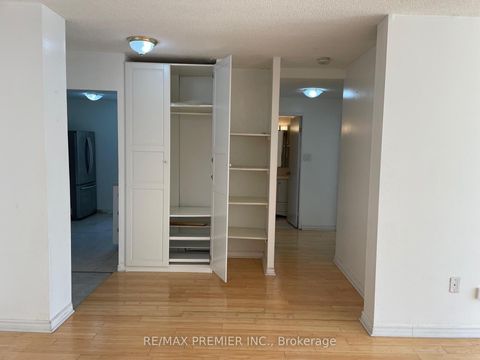 Photo 10 at 408 - 320 Dixon Road, The Westway, Toronto