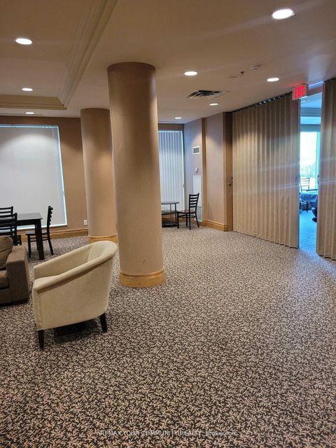 Photo 3 at 616 - 185 Oneida Crescent, Langstaff, Richmond Hill