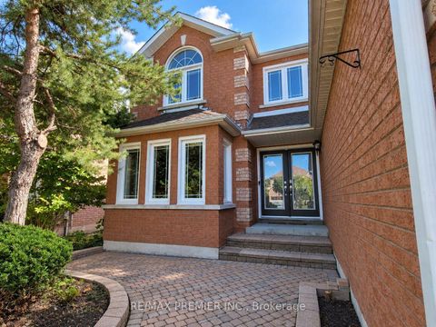 Photo 2 at 70 Bilbermar Drive, Devonsleigh, Richmond Hill