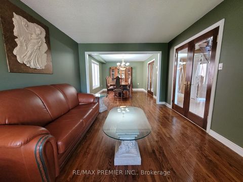 Photo 6 at 70 Bilbermar Drive, Devonsleigh, Richmond Hill