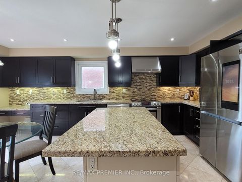 Photo 12 at 70 Bilbermar Drive, Devonsleigh, Richmond Hill