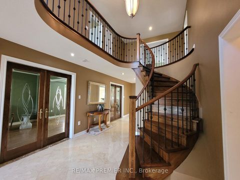 Photo 22 at 70 Bilbermar Drive, Devonsleigh, Richmond Hill