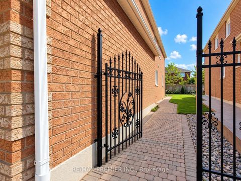 Photo 42 at 70 Bilbermar Drive, Devonsleigh, Richmond Hill