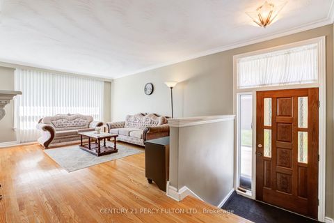 Photo 1 at 10 Dunlop Avenue, Birchmount, Toronto