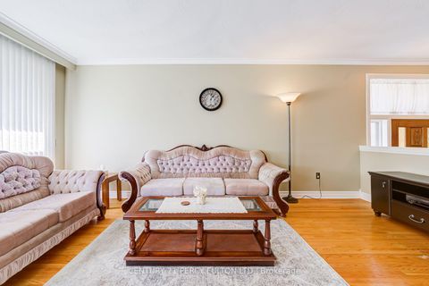 Photo 5 at 10 Dunlop Avenue, Birchmount, Toronto