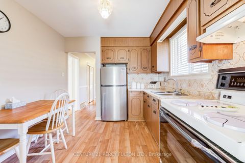 Photo 11 at 10 Dunlop Avenue, Birchmount, Toronto