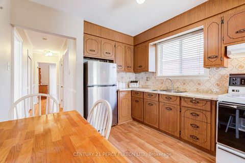 Photo 12 at 10 Dunlop Avenue, Birchmount, Toronto