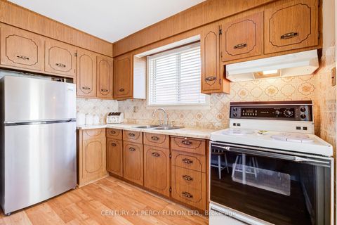 Photo 13 at 10 Dunlop Avenue, Birchmount, Toronto
