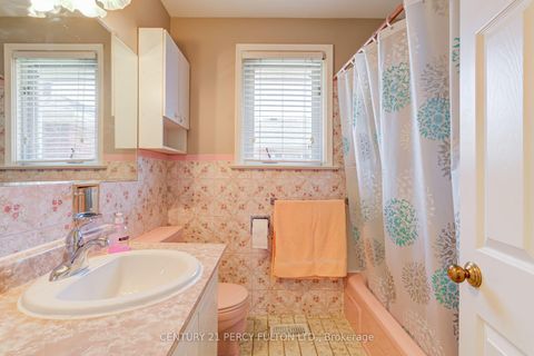 Photo 17 at 10 Dunlop Avenue, Birchmount, Toronto