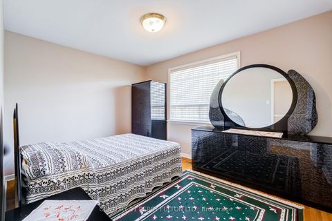 Photo 20 at 10 Dunlop Avenue, Birchmount, Toronto