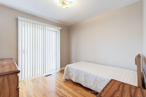 Photo 23 at 10 Dunlop Avenue, Birchmount, Toronto