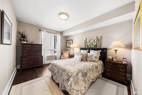 Photo 13 at 807C - 662 Sheppard Avenue E, Bayview Village, Toronto