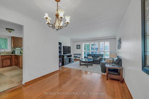 Photo 2 at 23 Anthia Drive, Humber Summit, Toronto
