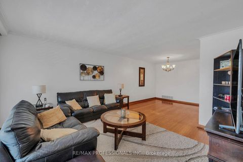Photo 3 at 23 Anthia Drive, Humber Summit, Toronto