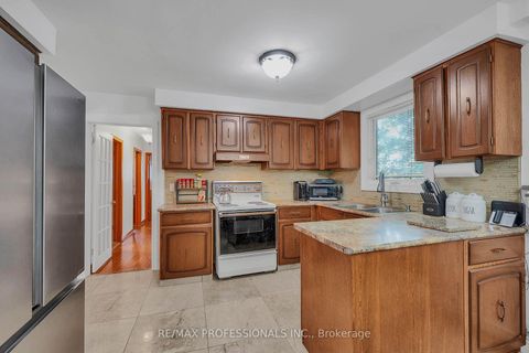 Photo 9 at 23 Anthia Drive, Humber Summit, Toronto