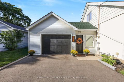 Photo 7 at 32 Caroline Street, Allandale Centre, Barrie