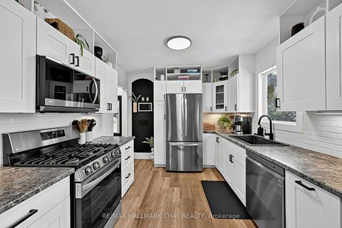 Photo 12 at 32 Caroline Street, Allandale Centre, Barrie