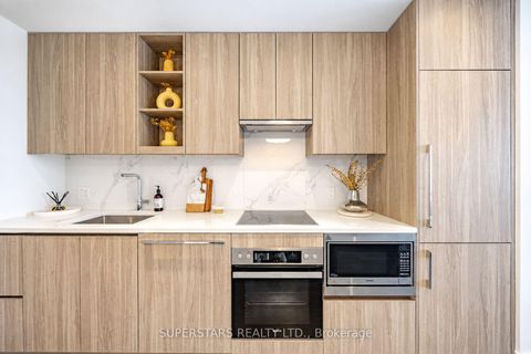 Photo 4 at 810 - 27 McMahon Drive, Bayview Village, Toronto
