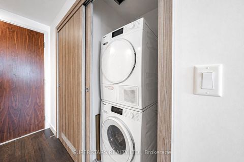 Photo 13 at 810 - 27 McMahon Drive, Bayview Village, Toronto