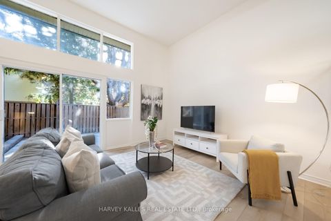 Photo 1 at 102 Jenny Wren Way, Hillcrest Village, Toronto