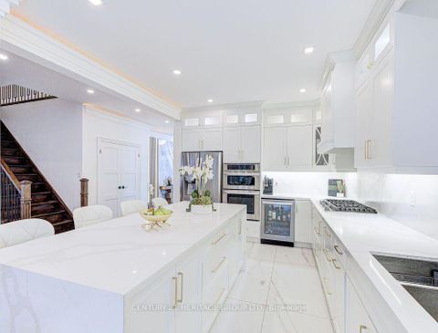 Photo 5 at 22 Grand Oak Drive, Oak Ridges, Richmond Hill
