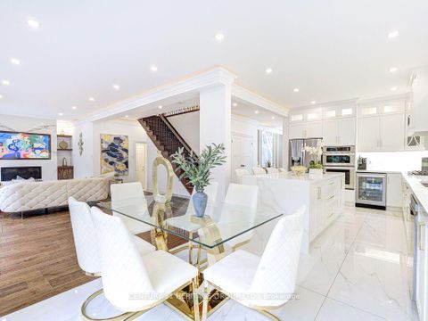 Photo 6 at 22 Grand Oak Drive, Oak Ridges, Richmond Hill