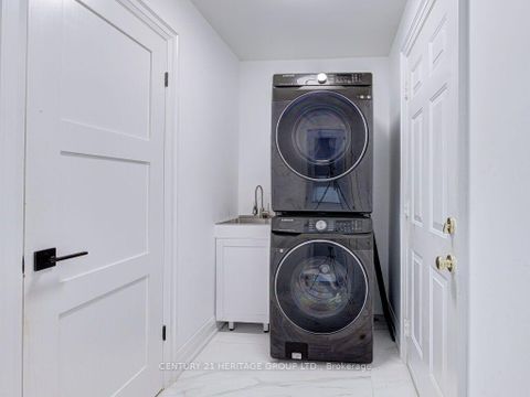 Photo 13 at 22 Grand Oak Drive, Oak Ridges, Richmond Hill