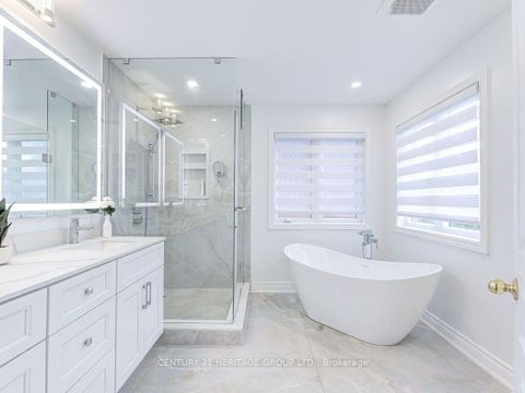 Photo 17 at 22 Grand Oak Drive, Oak Ridges, Richmond Hill