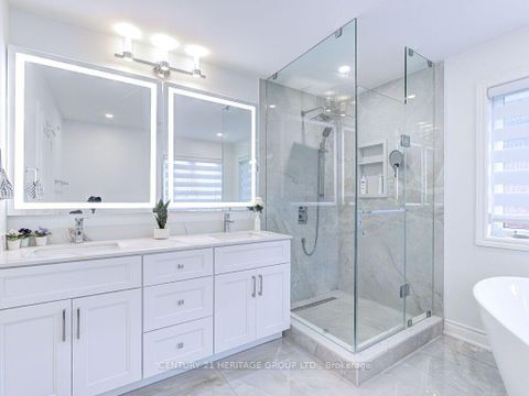 Photo 18 at 22 Grand Oak Drive, Oak Ridges, Richmond Hill