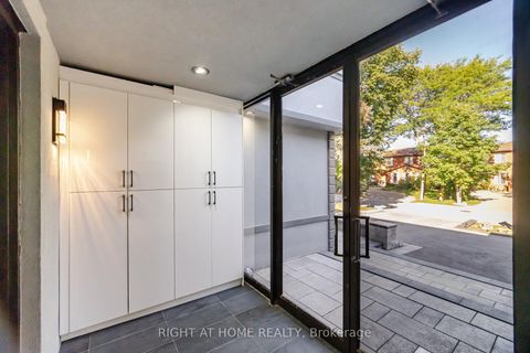 Photo 2 at 32 Colton Crescent S, Islington Woods, Vaughan
