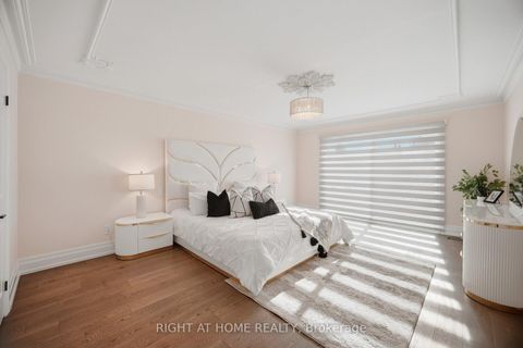 Photo 23 at 32 Colton Crescent S, Islington Woods, Vaughan