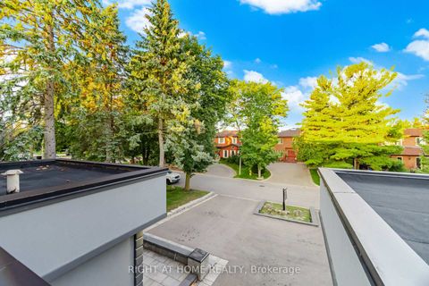 Photo 35 at 32 Colton Crescent S, Islington Woods, Vaughan