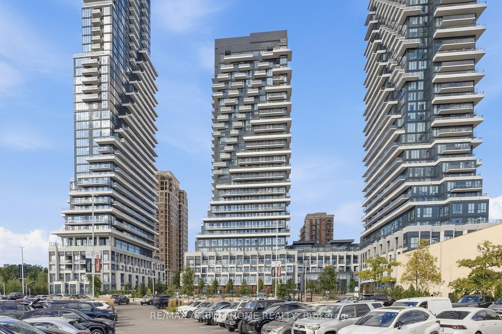 1235 - 20 Inn On The Park Drive, Don Mills, Toronto photo number 2