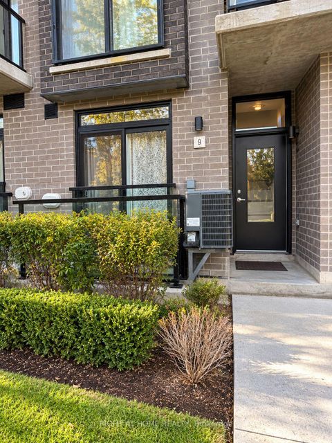Photo 1 at TH09 - 264 Finch Avenue E, Newtonbrook East, Toronto