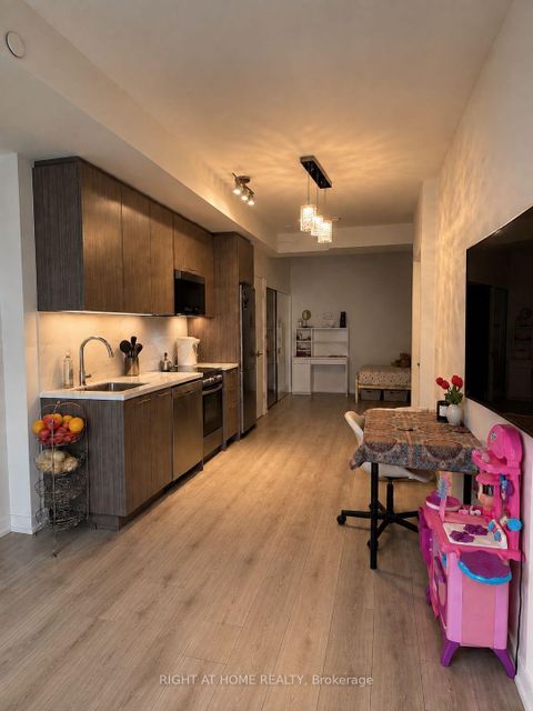 Photo 3 at TH09 - 264 Finch Avenue E, Newtonbrook East, Toronto