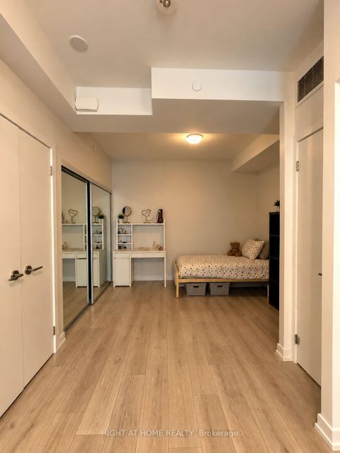 Photo 5 at TH09 - 264 Finch Avenue E, Newtonbrook East, Toronto