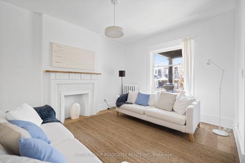 Photo 4 at 853 Manning Avenue, Annex, Toronto