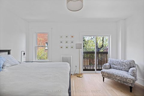 Photo 16 at 853 Manning Avenue, Annex, Toronto