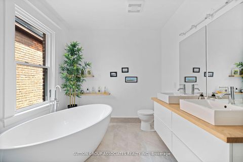 Photo 17 at 853 Manning Avenue, Annex, Toronto