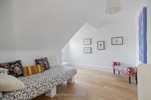 Photo 26 at 853 Manning Avenue, Annex, Toronto