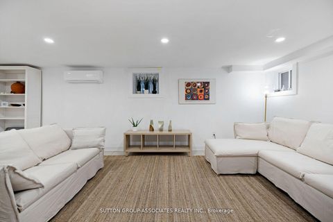 Photo 27 at 853 Manning Avenue, Annex, Toronto
