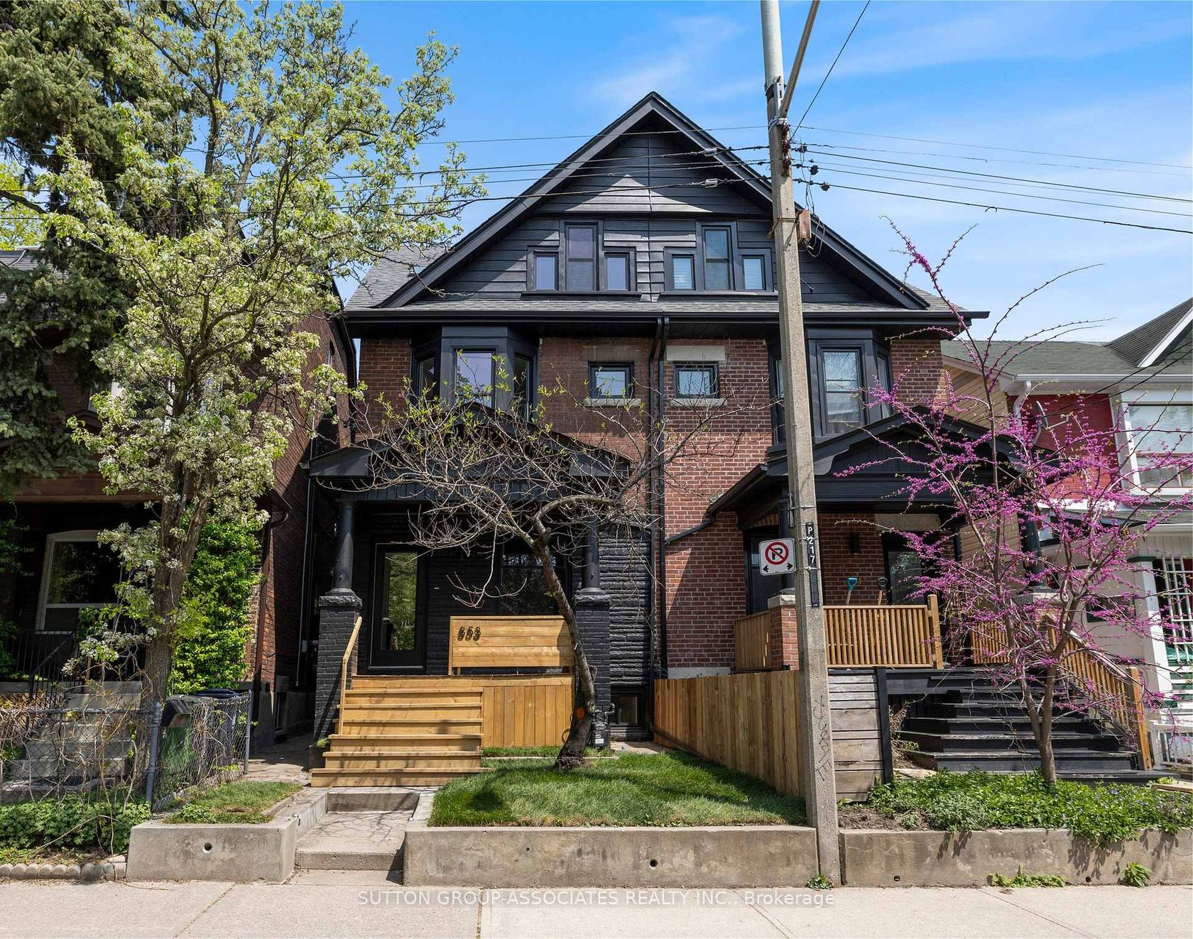 853 Manning Avenue, Annex, Toronto photo number 2