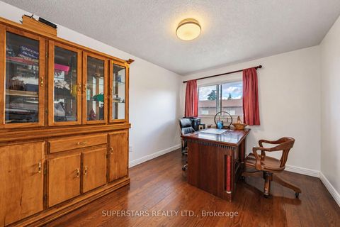 Photo 10 at 29 Jenny Wrenway, Hillcrest Village, Toronto