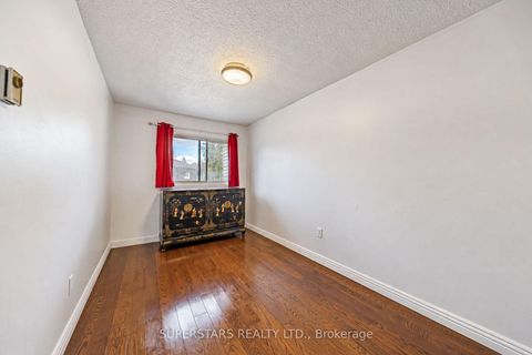 Photo 12 at 29 Jenny Wrenway, Hillcrest Village, Toronto