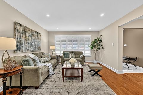Photo 6 at 93 Julia Court, Central Newmarket, Newmarket